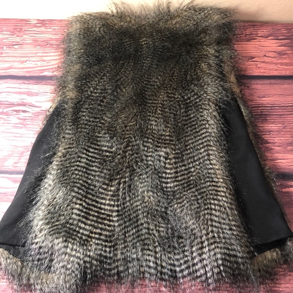 Forever 21 Faux Fur Open Front Vest - Picture 7 of 13